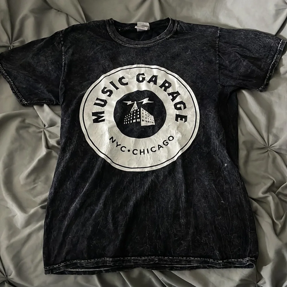 Music Garage tee - Picture 2 of 2